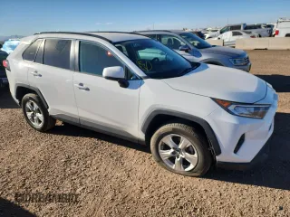 2020 Toyota RAV4 XLE with VIN 2T3P1RFV8LW087519, listed as a Copart auction lot 50540315 with 85,284 mi miles and Salvage Title. Bid and sale history available at DreamBid. Image 4.