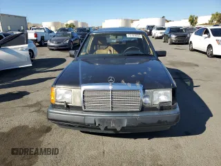 1992 Mercedes-Benz 300 with VIN WDBEA30D7NB601357, listed as a Copart auction lot 75703834 with 22,051 mi miles and Clean Title. Bid and sale history available at carsss.com. Image 5.