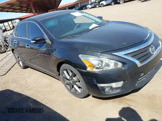 2014 Nissan Altima 2.5 S with VIN 1N4AL3APXEN221114, listed as a IAAI auction lot 42164834 with 140,302 mi miles. Bid and sale history available at carsss.com. Image 1.