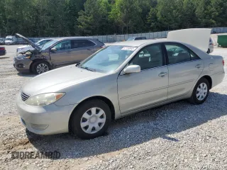 2006 Toyota Camry STD z VIN 4T1BE32K86U705376, wystawiony jako Copart lot #57750845 z przebiegiem 235 894 mil mil oraz Szkoda całkowita • Salvage title. Historia ofert i sprzedaży dostępna na DreamBid. Obrazek 1.