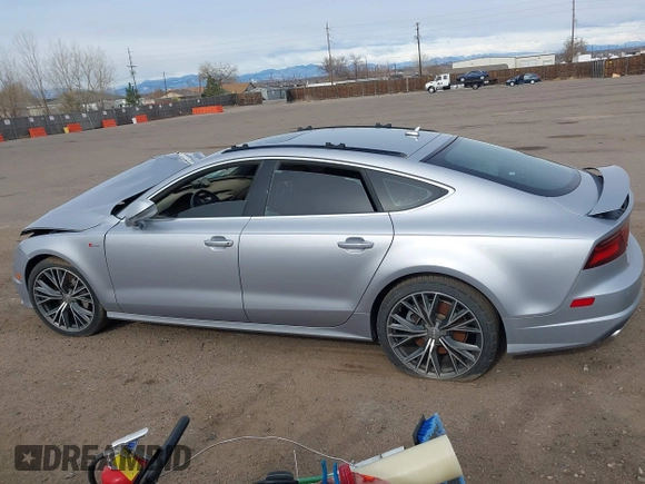 2016 Audi A7 Prestige z VIN WAU2GAFC4GN040099, wystawiony jako IAAI lot #41844495 z przebiegiem 76 133 mil mil oraz . Historia ofert i sprzedaży dostępna na DreamBid. Obrazek 14.