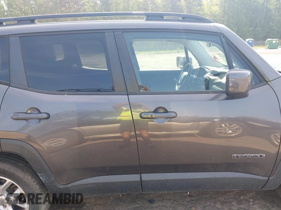 2016 Jeep Renegade Latitude z VIN ZACCJABT0GPD87340, wystawiony jako IAAI lot #42159423 z przebiegiem 121 869 mil mil oraz . Historia ofert i sprzedaży dostępna na DreamBid. Obrazek 14.