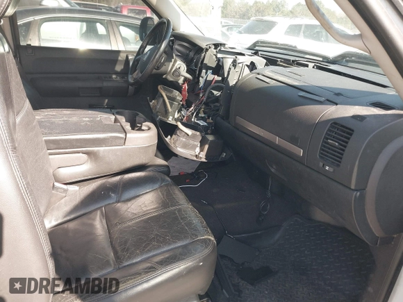 2007 GMC Sierra 1500 SLT z VIN 3GTEK13367G532144, wystawiony jako IAAI lot #41237508 z przebiegiem Nie podano mil oraz . Historia ofert i sprzedaży dostępna na DreamBid. Obrazek 5.