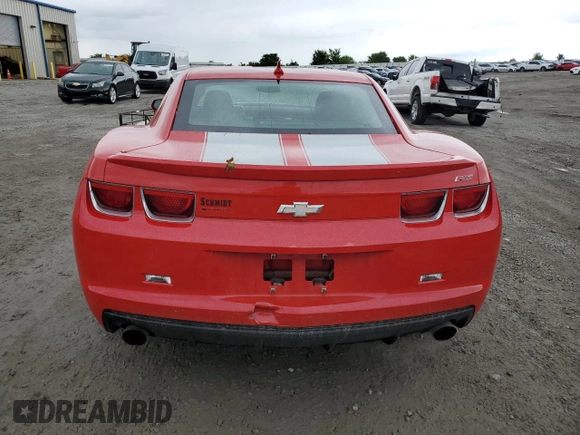 2013 Chevrolet Camaro LT z VIN 2G1FB1E31D9115191, wystawiony jako Copart lot #55069455 z przebiegiem 112 027 mil mil oraz Szkoda całkowita • Salvage title. Historia ofert i sprzedaży dostępna na DreamBid. Obrazek 6.
