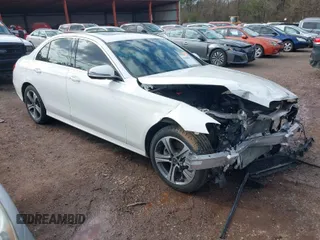 2018 Mercedes-Benz E-Class E 300 with VIN WDDZF4KB4JA472277, listed as a IAAI auction lot 41580097 with 41,473 mi miles. Bid and sale history available at carsss.com. Image 1.