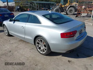 2012 Audi A5 Premium Plus z VIN WAULFAFR2CA003730, wystawiony jako IAAI lot #41659627 z przebiegiem 110 392 mil mil oraz . Historia ofert i sprzedaży dostępna na DreamBid. Obrazek 3.