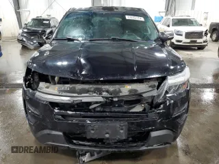 2016 Ford Utility Police Interceptor with VIN 1FM5K8AR0GGC67843, listed as a Copart auction lot 72233174 with 121,027 mi miles and Salvage Title. Bid and sale history available at carsss.com. Image 5.
