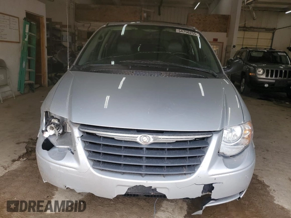 2006 Chrysler Town & Country Touring with VIN 2A4GP54L96R818928, listed as a Copart auction lot 54756255 with 157,377 mi miles and Salvage Title. Bid and sale history available at DreamBid. Image 5.