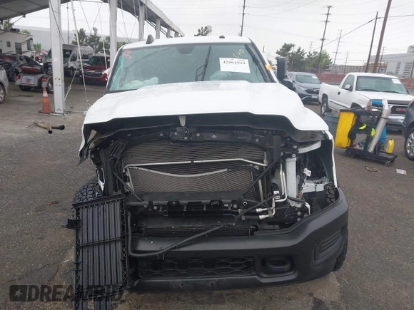 2022 Ram 2500 Tradesman with VIN 3C6UR5CL1NG438188, listed as a IAAI auction lot 42064929 with 23,466 mi miles. Bid and sale history available at carsss.com. Image 12.