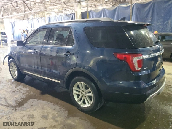 2017 Ford Explorer XLT with VIN 1FM5K7D82HGD83947, listed as a Copart auction lot 43919815 with 71,587 mi miles and Salvage Title. Bid and sale history available at carsss.com. Image 2.
