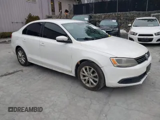 2013 Volkswagen Jetta Sedan SE w/Convenience/Sunroof with VIN 3VWDX7AJ9DM210772, listed as a IAAI auction lot 41151631 with 147,354 mi miles. Bid and sale history available at carsss.com. Image 1.