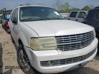 2010 Lincoln Navigator z VIN 5LMJJ2H59AEJ01936, wystawiony jako IAAI lot #41679240 z przebiegiem 217 662 mil mil oraz . Historia ofert i sprzedaży dostępna na DreamBid. Obrazek 1.