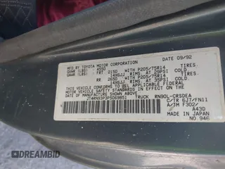 1993 Toyota Pickup DLX z VIN JT4RN93P3P5069851, wystawiony jako IAAI lot #41950116 z przebiegiem 209 937 mil mil oraz . Historia ofert i sprzedaży dostępna na DreamBid. Obrazek 9.