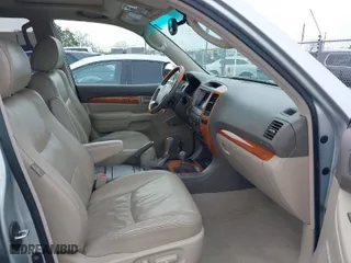 2006 Lexus GX 470 with VIN JTJBT20X160097367, listed as a IAAI auction lot 41582682 with 143,452 mi miles. Bid and sale history available at carsss.com. Image 5.