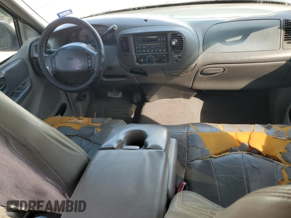 1999 Ford F-250 с VIN 1FTRX27L8XKA26097, выставлен на аукционе Copart как лот 43270015 с пробегом 201 792 миль миль и Списание • Salvage title. История ставок и продаж доступна на DreamBid. Изображение 8.