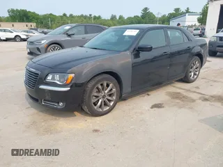 2014 Chrysler 300 S z VIN 2C3CCAGG8EH222645, wystawiony jako IAAI lot #42381766 z przebiegiem 254 710 mil mil oraz . Historia ofert i sprzedaży dostępna na DreamBid. Obrazek 17.