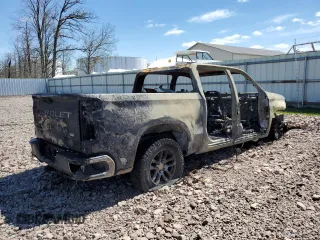 2022 Chevrolet Silverado 1500 LT with VIN 1GCUDDET6NZ632522, listed as a Copart auction lot 55029025 with Not Provided miles and Salvage Title. Bid and sale history available at DreamBid. Image 3.