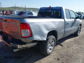 2020 Ram 1500 Big Horn z VIN 1C6SRFBT2LN200059, wystawiony jako IAAI lot #41987816 z przebiegiem 107 675 mil mil oraz . Historia ofert i sprzedaży dostępna na DreamBid. Obrazek 4.