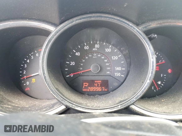 2013 Kia Sorento LX z VIN 5XYKT4A64DG352153, wystawiony jako Copart lot #55330825 z przebiegiem 289 967 mil mil oraz Szkoda całkowita • Salvage title. Historia ofert i sprzedaży dostępna na DreamBid. Obrazek 9.