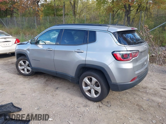 2018 Jeep Compass Latitude with VIN 3C4NJCBB1JT374446, listed as a IAAI auction lot 40536024 with 110,165 mi miles. Bid and sale history available at carsss.com. Image 3.