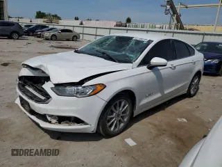2017 Ford Fusion Hybrid SE z VIN 3FA6P0LU5HR325989, wystawiony jako Copart lot #61188245 z przebiegiem 175 412 mil mil oraz Szkoda całkowita • Salvage title. Historia ofert i sprzedaży dostępna na DreamBid. Obrazek 1.