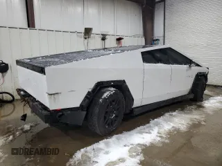 2024 Tesla Cybertruck z VIN 7G2CEHED7RA019582, wystawiony jako Copart lot #87906725 z przebiegiem Nie podano mil oraz Szkoda całkowita • Salvage title. Historia ofert i sprzedaży dostępna na DreamBid. Obrazek 3.