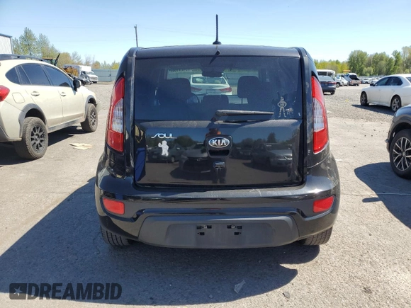 2013 Kia Soul + z VIN KNDJT2A66D7488670, wystawiony jako Copart lot #53429165 z przebiegiem 102 617 mil mil oraz Szkoda całkowita • Salvage title. Historia ofert i sprzedaży dostępna na DreamBid. Obrazek 6.