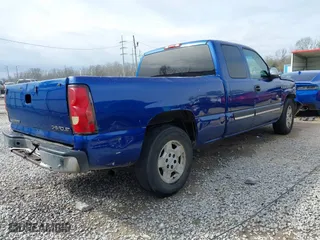 2003 Chevrolet Silverado 1500 with VIN 2GCEC19T731186984, listed as a IAAI auction lot 41521313 with 288,433 mi miles. Bid and sale history available at carsss.com. Image 4.