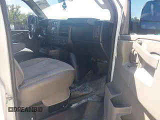 2018 Chevrolet Express Passenger LT с VIN 1GAZGPFG7J1334935, выставлен на аукционе IAAI как лот 41697084 с пробегом 72 571 миль миль и . История ставок и продаж доступна на DreamBid. Изображение 5.