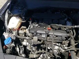 2024 Hyundai Kona Limited with VIN KM8HE3A34RU124241, listed as a Copart auction lot 65553425 with 18,630 mi miles and Salvage title. Bid and sale history available at DreamBid. Image 14.