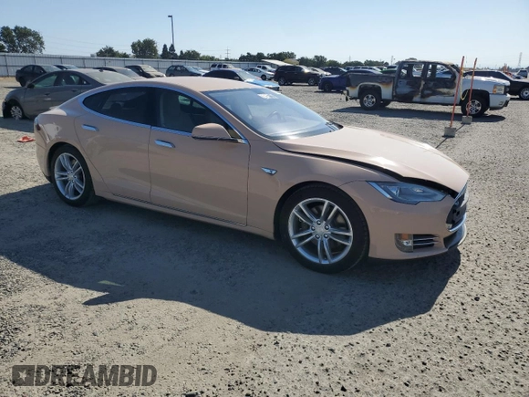 2013 Tesla Model S z VIN 5YJSA1CN6DFP03404, wystawiony jako Copart lot #60239535 z przebiegiem 103 800 mil mil oraz Czysty tytuł • Clean title. Historia ofert i sprzedaży dostępna na DreamBid. Obrazek 4.