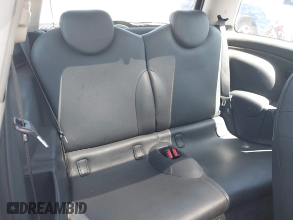 2004 MINI Hardtop с VIN WMWRC33444TC50120, выставлен на аукционе IAAI как лот 42610021 с пробегом 176 078 миль миль и . История ставок и продаж доступна на DreamBid. Изображение 8.