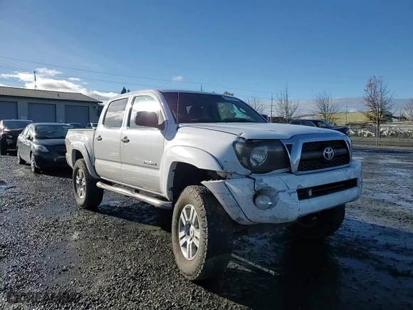 2011 Toyota Tacoma with VIN 5TFLU4ENXBX008792, listed as a Copart auction lot 83732614 with 284,724 mi miles and Salvage Title. Bid and sale history available at carsss.com. Image 11.