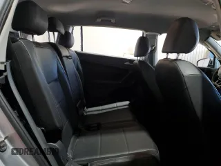 2020 Volkswagen Tiguan SE z VIN 3VV3B7AX2LM075653, wystawiony jako Copart lot #54601595 z przebiegiem 132 879 mil mil oraz Szkody całkowita. Historia ofert i sprzedaży dostępna na DreamBid. Obrazek 11.