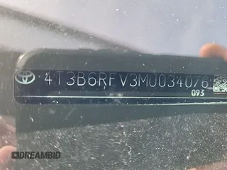 2021 Toyota RAV4 Hybrid LE z VIN 4T3B6RFV3MU034076, wystawiony jako IAAI lot #42237306 z przebiegiem 35 067 mil mil oraz . Historia ofert i sprzedaży dostępna na DreamBid. Obrazek 1.