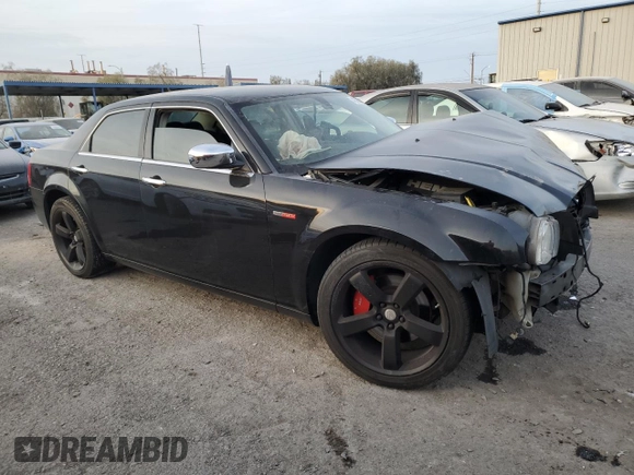 2008 Chrysler 300 C Hemi z VIN 2C3LA63H28H332015, wystawiony jako Copart lot #43583765 z przebiegiem 183 473 mil mil oraz Szkoda całkowita • Salvage title. Historia ofert i sprzedaży dostępna na DreamBid. Obrazek 4.