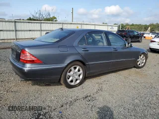 2005 Mercedes-Benz S-Class 4.3L with VIN WDBNG83J65A454791, listed as a Copart auction lot 70132074 with 221,612 mi miles and Salvage Title. Bid and sale history available at carsss.com. Image 3.