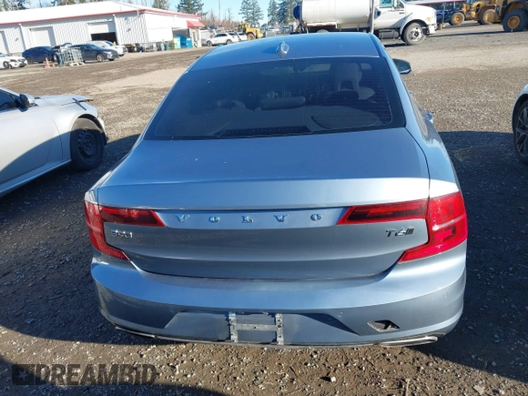 2017 Volvo S90 Momentum with VIN YV1A22MK0H1014633, listed as a IAAI auction lot 41266677 with 46,470 mi miles. Bid and sale history available at carsss.com. Image 17.