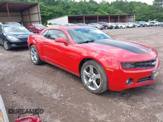 2011 Chevrolet Camaro 1LT z VIN 2G1FB1ED1B9127444, wystawiony jako IAAI lot #42351551 z przebiegiem 195 229 mil mil oraz . Historia ofert i sprzedaży dostępna na DreamBid. Obrazek 1.