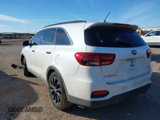2020 Kia Sorento LX V6 with VIN 5XYPG4A59LG661617, listed as a IAAI auction lot 41279414 with 148,845 mi miles. Bid and sale history available at carsss.com. Image 3.