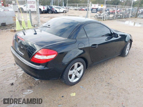 2007 Mercedes-Benz SLK 280 with VIN WDBWK54F77F143209, listed as a IAAI auction lot 41253888 with 113,025 mi miles and . Bid and sale history available at DreamBid. Image 4.