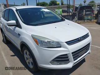 2015 Ford Escape SE z VIN 1FMCU0G71FUA43568, wystawiony jako IAAI lot #42450727 z przebiegiem 106 615 mil mil oraz . Historia ofert i sprzedaży dostępna na DreamBid. Obrazek 1.