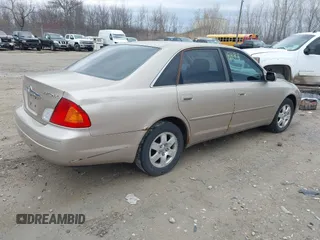 2002 Toyota Avalon XL with VIN 4T1BF28B72U206657, listed as a IAAI auction lot 42081198 with 1 mi miles. Bid and sale history available at carsss.com. Image 4.