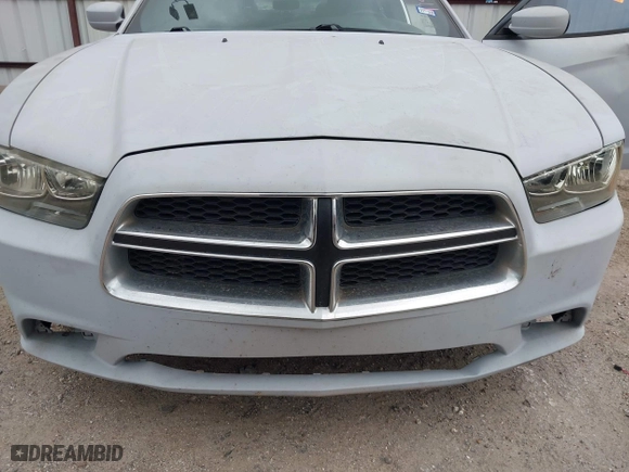 2011 Dodge Charger SE with VIN 2B3CL3CG7BH614882, listed as a IAAI auction lot 41953583 with 195,428 mi miles. Bid and sale history available at carsss.com. Image 6.