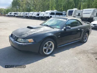 2003 Ford Mustang GT Deluxe z VIN 1FAFP45X73F388645, wystawiony jako Copart lot #54974655 z przebiegiem 331 340 mil mil oraz Czysty tytuł • Clean title. Historia ofert i sprzedaży dostępna na DreamBid. Obrazek 1.