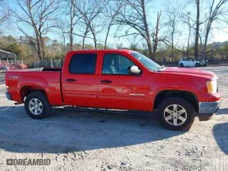 2011 GMC Sierra 1500 SLE with VIN 3GTP1VE06BG204611, listed as a IAAI auction lot 41670993 with 269,820 mi miles. Bid and sale history available at carsss.com. Image 13.