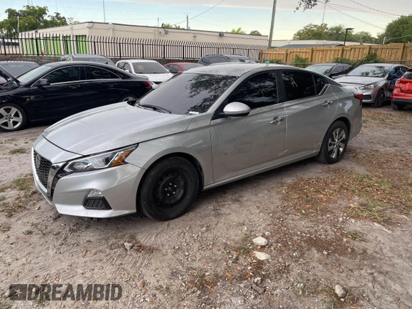 2020 Nissan Altima S with VIN 1N4BL4BVXLC199373, listed as a IAAI auction lot 42218125 with 56,477 mi miles and . Bid and sale history available at DreamBid. Image 2.