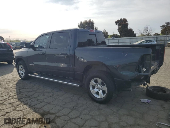 2021 Ram 1500 Big Horn z VIN 1C6RREFM3MN594359, wystawiony jako Copart lot #47924645 z przebiegiem 79 689 mil mil oraz Szkoda całkowita • Salvage title. Historia ofert i sprzedaży dostępna na DreamBid. Obrazek 2.