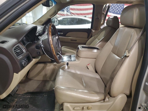 2009 GMC Yukon Denali with VIN 1GKFK03229R132451, listed as a Copart auction lot 51227365 with 240,274 mi miles and Salvage Title. Bid and sale history available at carsss.com. Image 7.