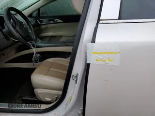2020 Lincoln MKZ Reserve z VIN 3LN6L5E92LR610827, wystawiony jako Copart lot #55257895 z przebiegiem Nie podano mil oraz Nie do naprawy • Non repairable. Historia ofert i sprzedaży dostępna na DreamBid. Obrazek 12.